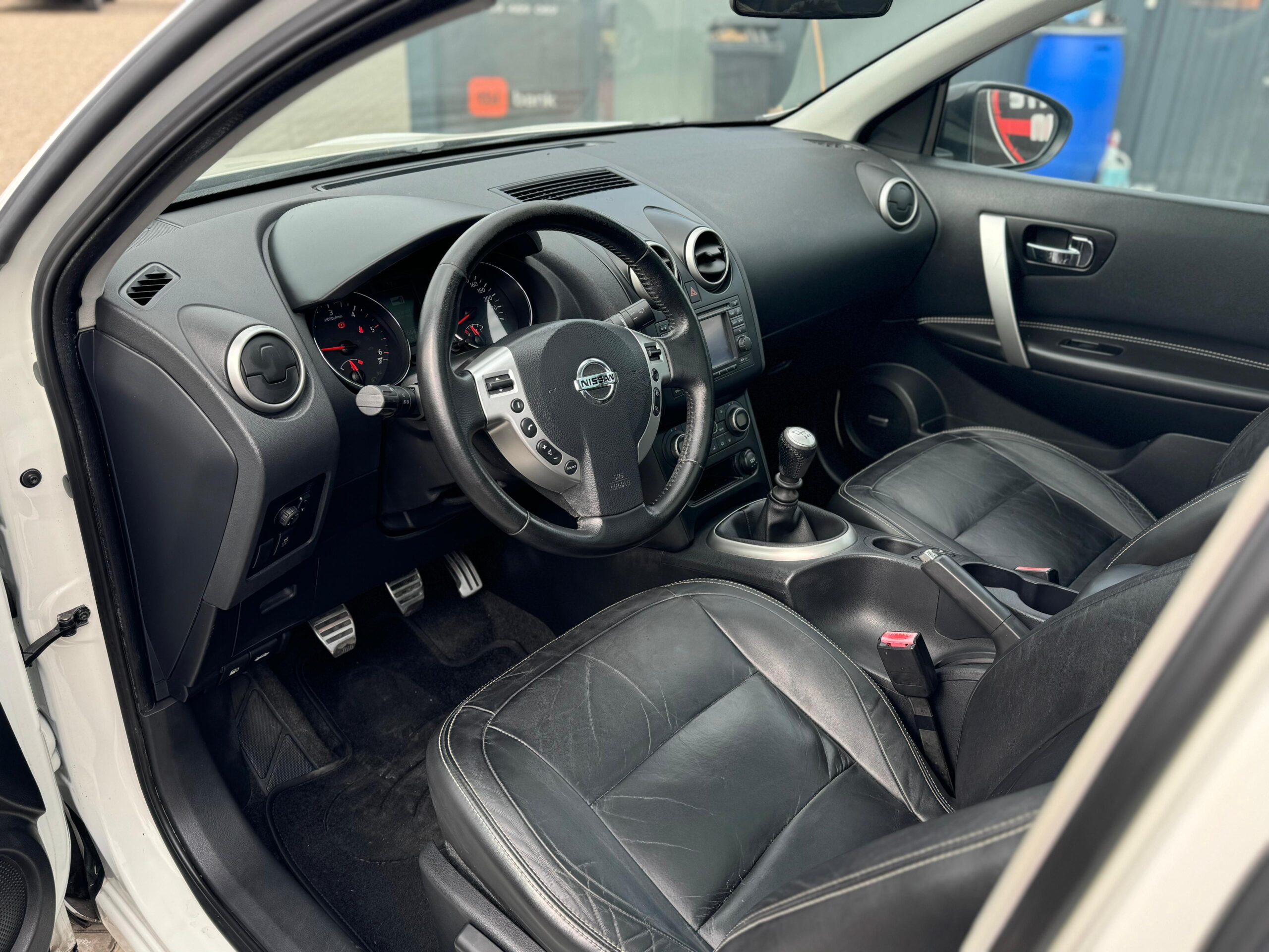 
								NISSAN QASHQAI full									