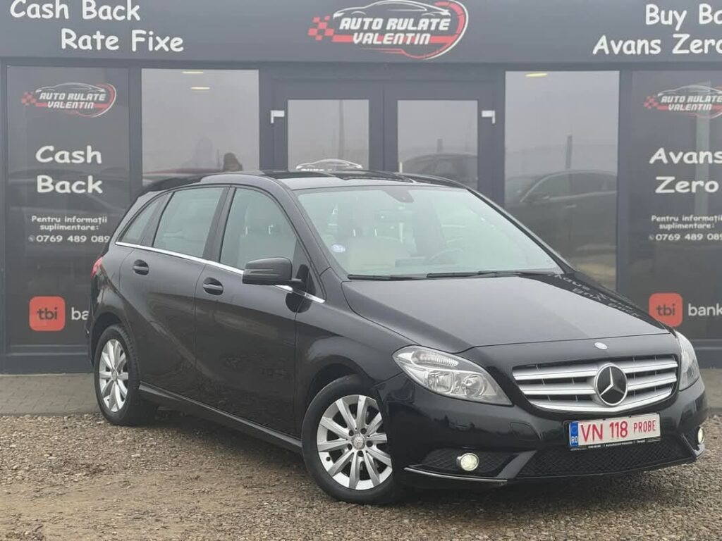 MERCEDES BENZ B180 2012