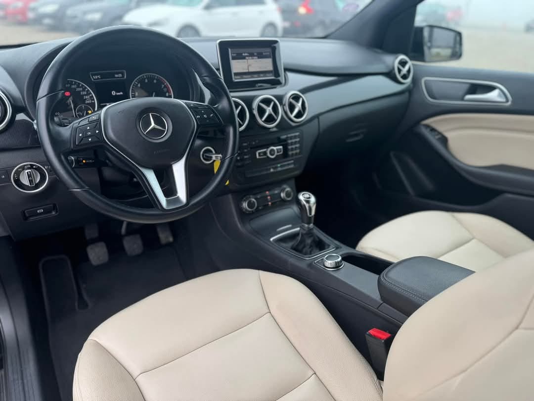 
								MERCEDES BENZ B180 2012 full									