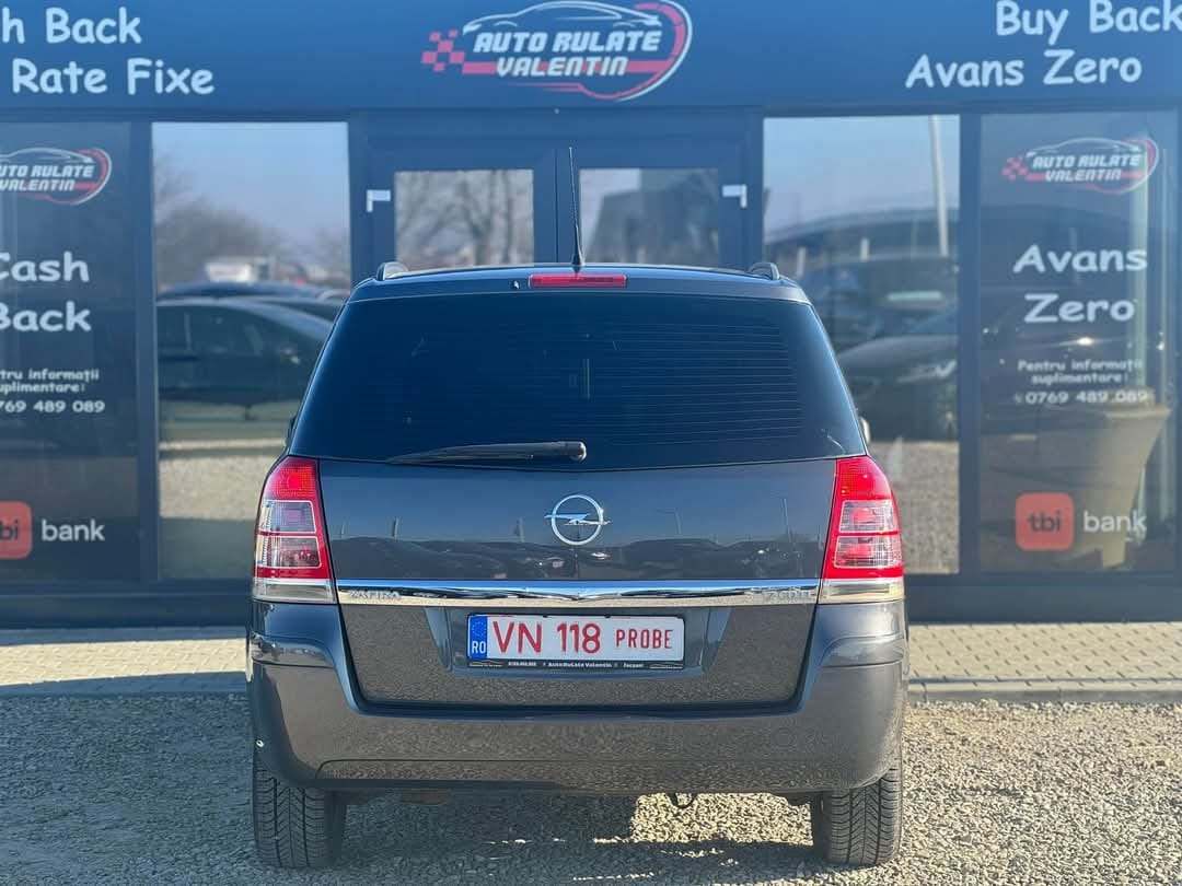 
								OPEL ZAFIRA 2012 full									