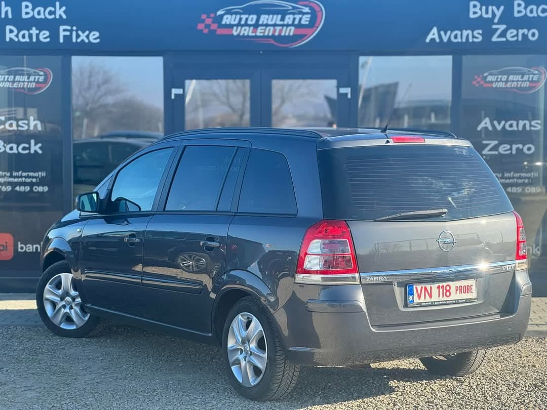 
								OPEL ZAFIRA 2012 full									