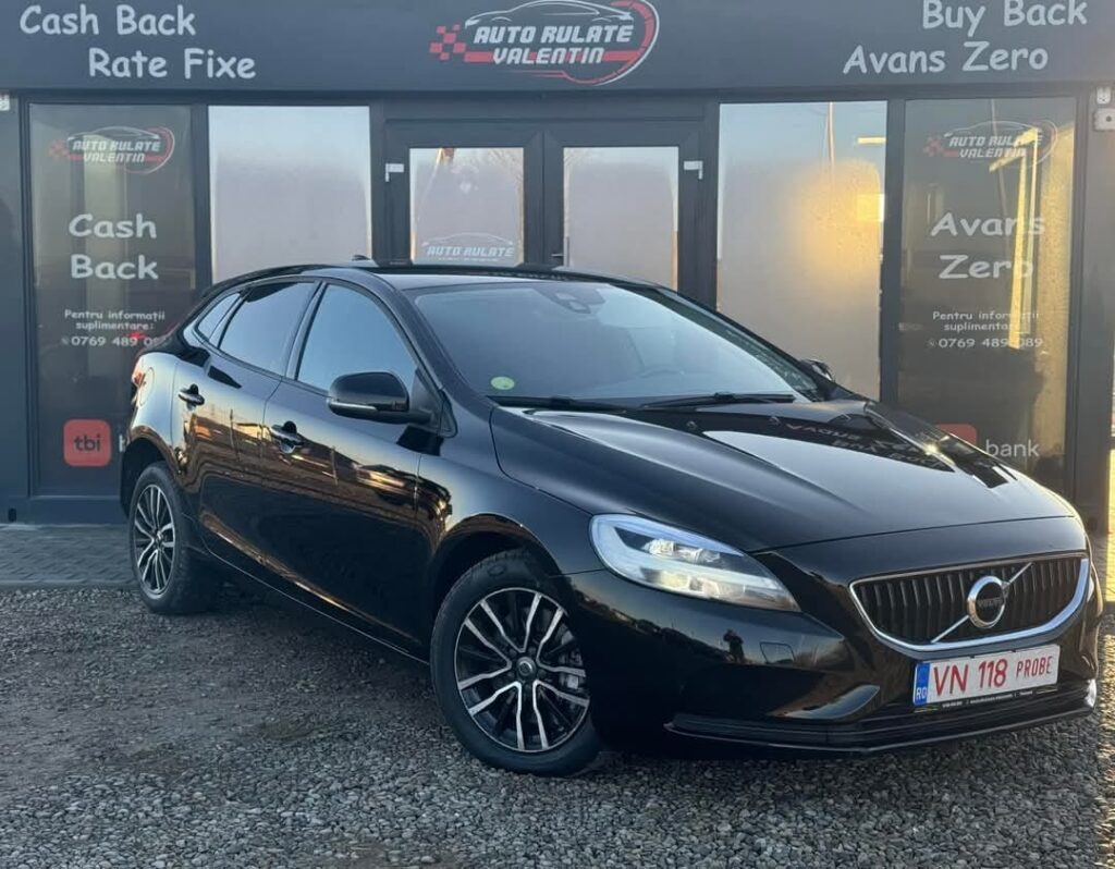 VOLVO V40 2016
