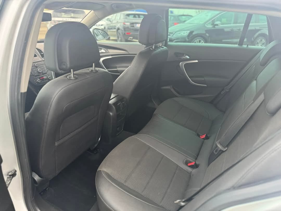 
								OPEL INSIGNIA 2009 full									