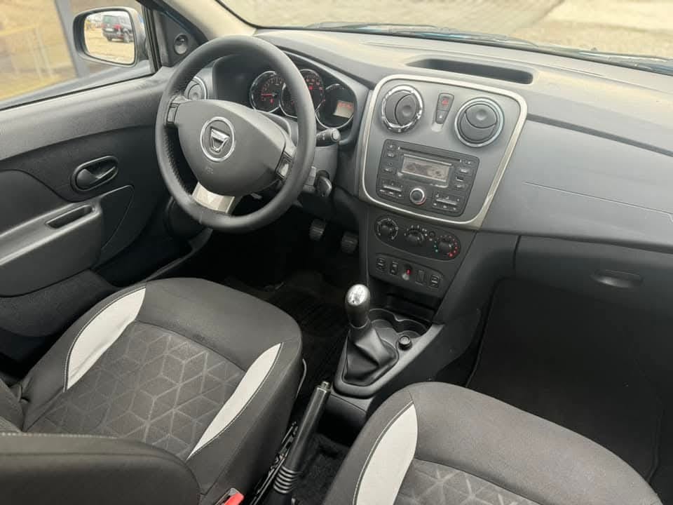 
								DACIA SANDERO STEPWAY 2014 full									