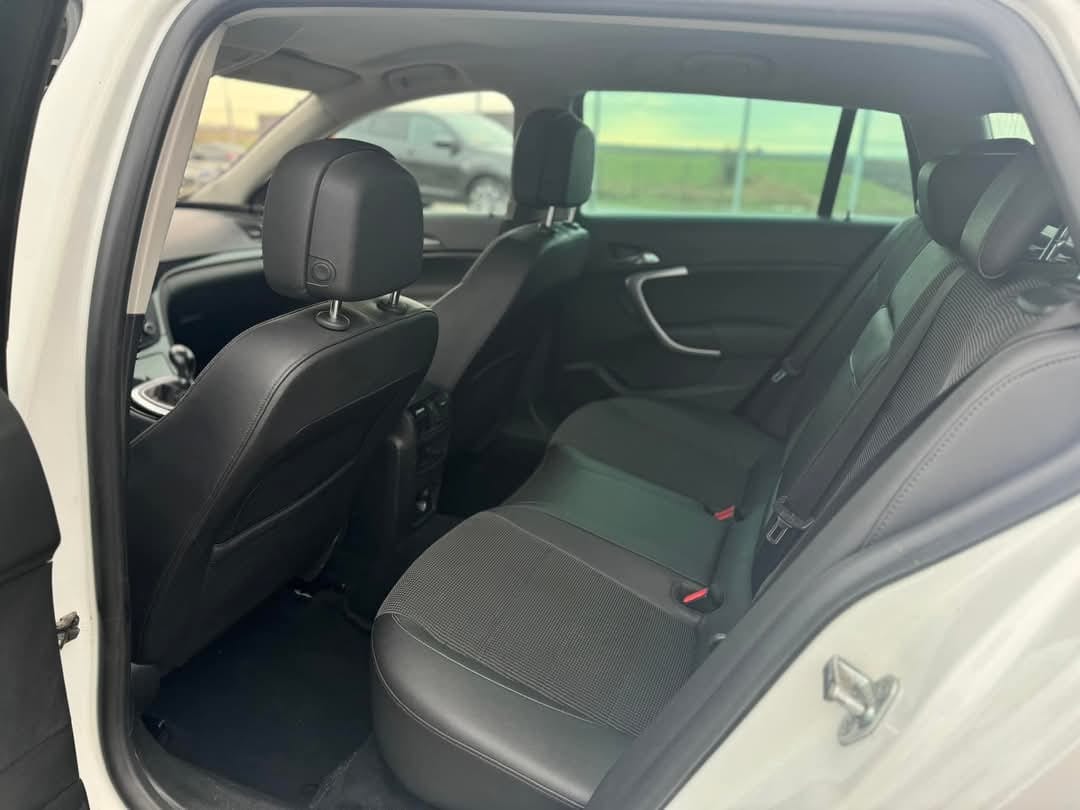 
								OPEL INSIGNIA 2012 full									