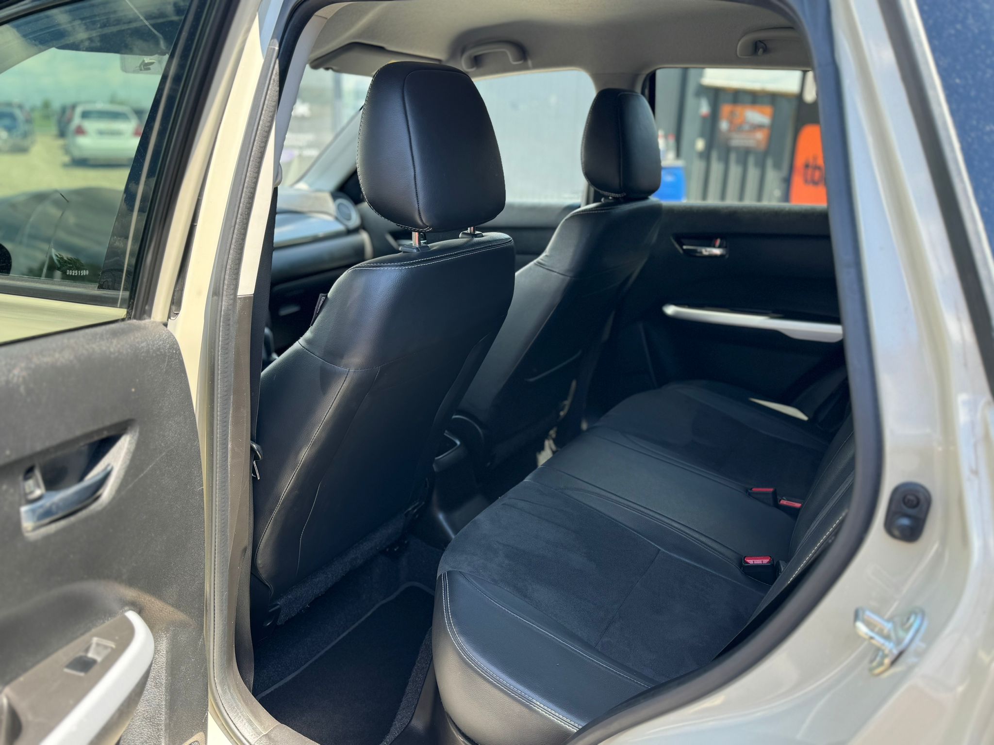 
								SUZUKI VITARA 2016 full									