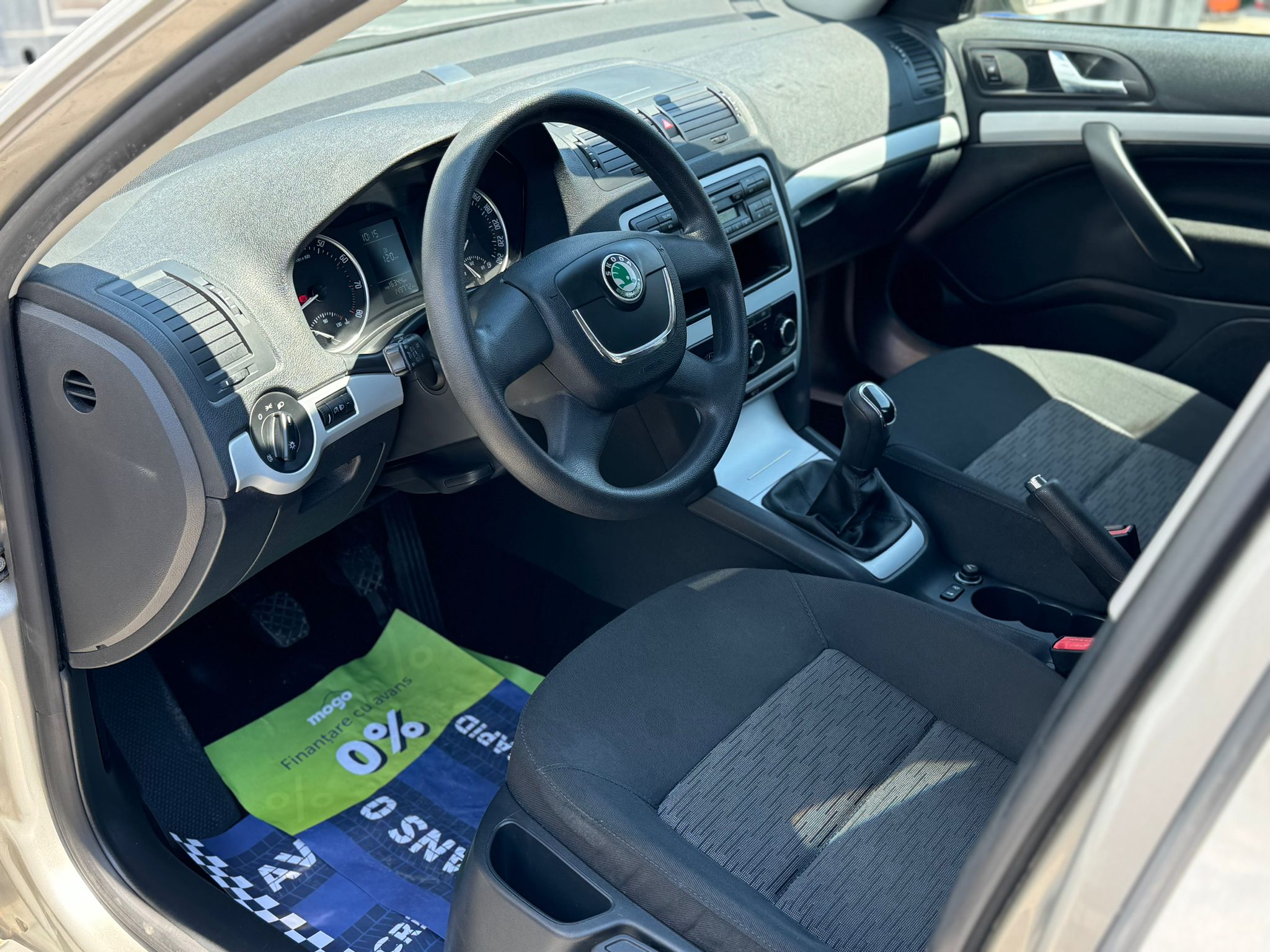 
								SKODA OCTAVIA 2011 full									